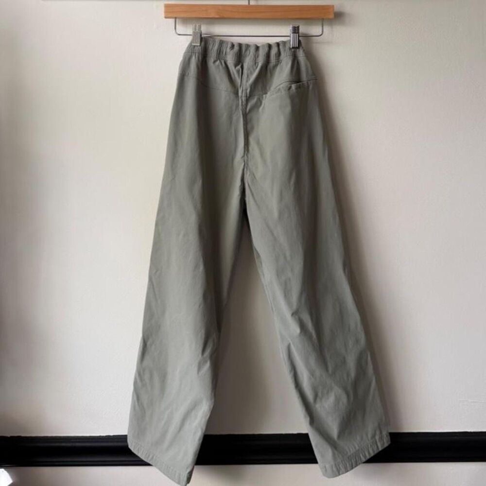 Eddie Bauer sage green outdoor pants